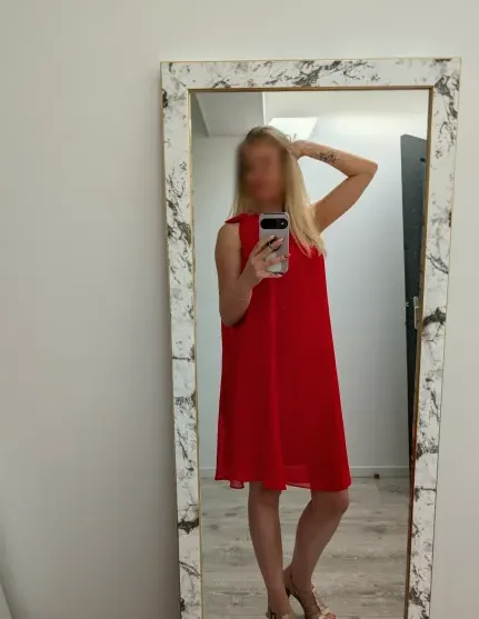 Elena, 30