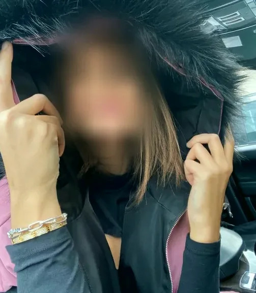 Elisa, 28