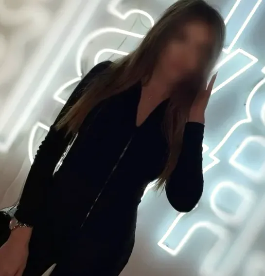Emma, 32