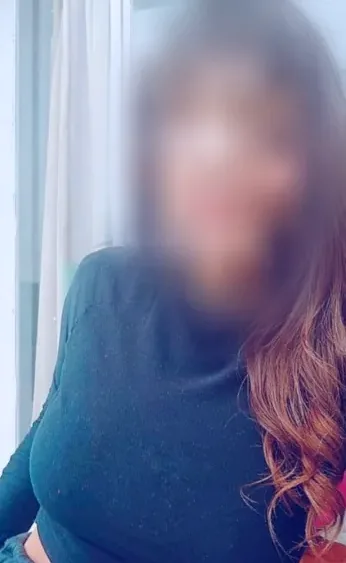 Helena, 33