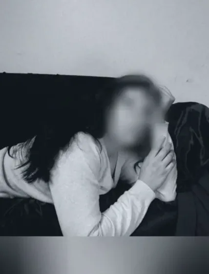 Julia, 40