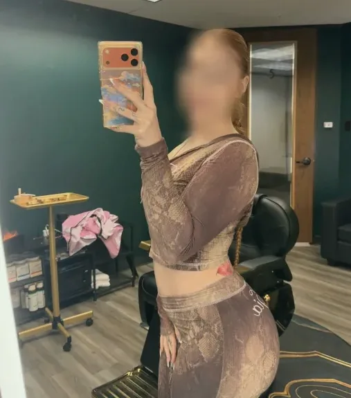 Mareike, 27