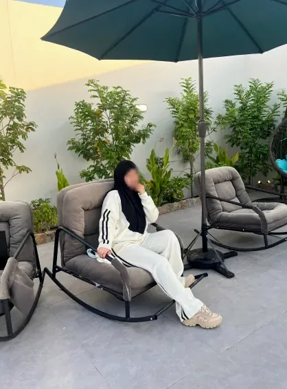 Özlem, 26