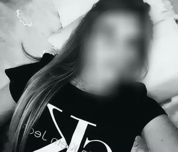 Paula, 25