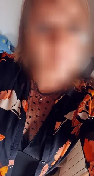 Pauline, 37