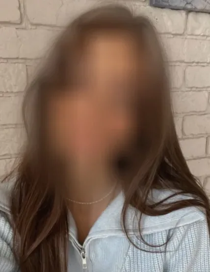 Sabrina, 29