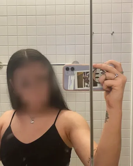Simone, 26