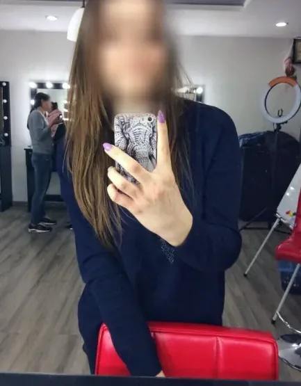 Vanessa, 29