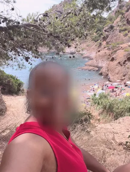 Yasmin, 33