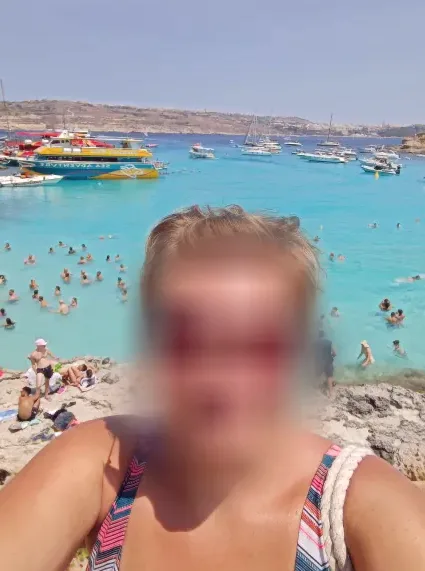 Yvonne, 40
